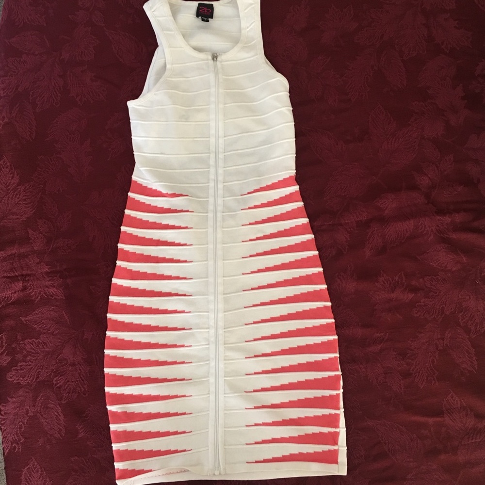 2b BEBE Body-con Dress Size Small 
